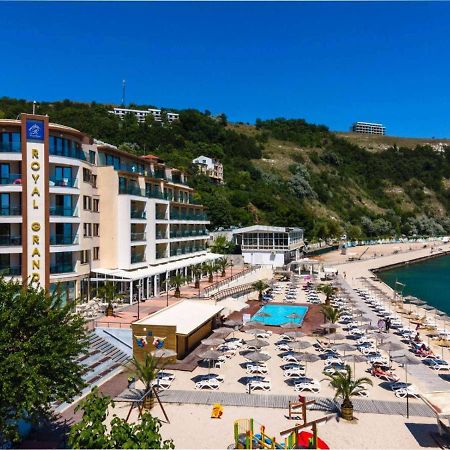 Royal Grand Hotel And Spa Kavarna Bagian luar foto