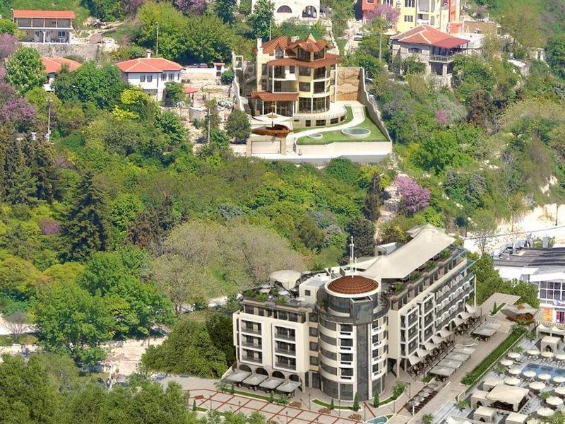Royal Grand Hotel And Spa Kavarna Bagian luar foto