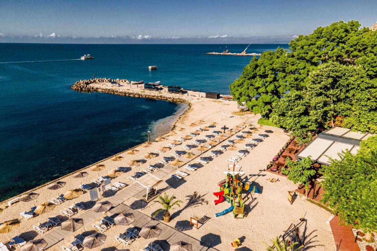 Royal Grand Hotel And Spa Kavarna Bagian luar foto